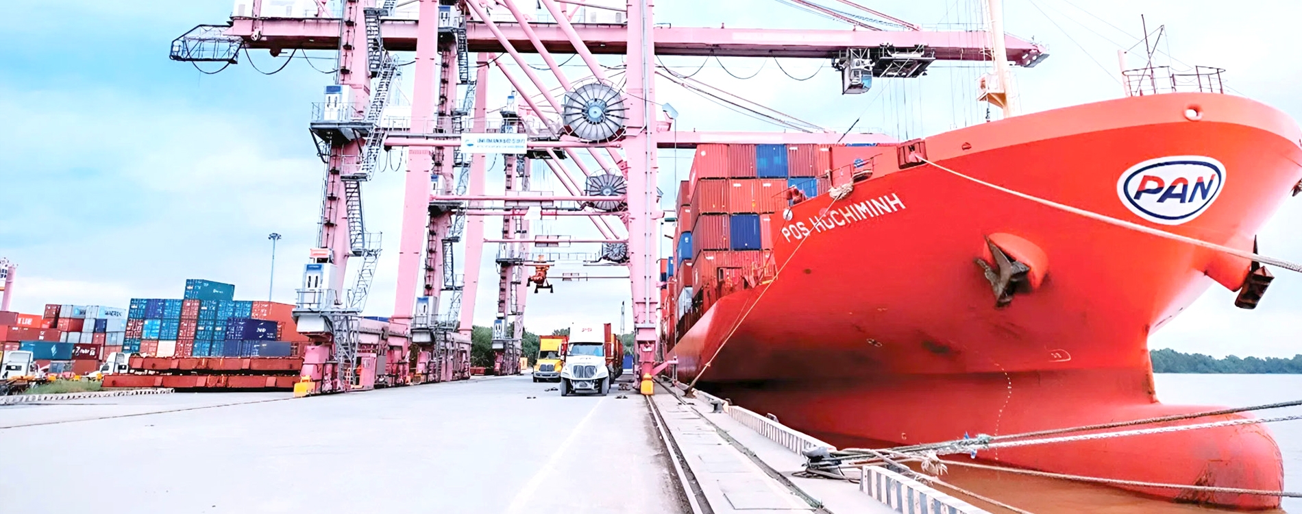 Tàu Pan