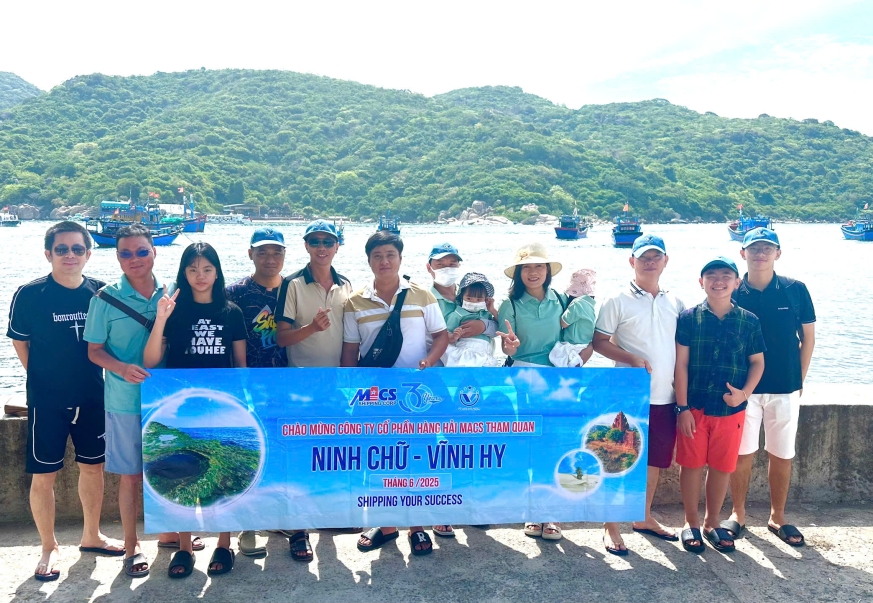 MACS Shipping Corp organizes a company trip to Vinh Hy – Ninh Chu for MACS staffs