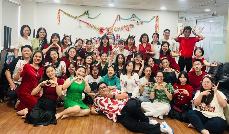 Giáng Sinh Gõ Cửa - Đại Gia Đình MACS Shipping Corp Cùng Nhau Lan Tỏa Niềm Vui